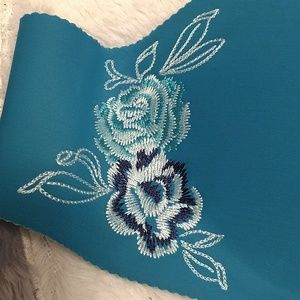 VS Secret Embrace Push-up embroidered teal